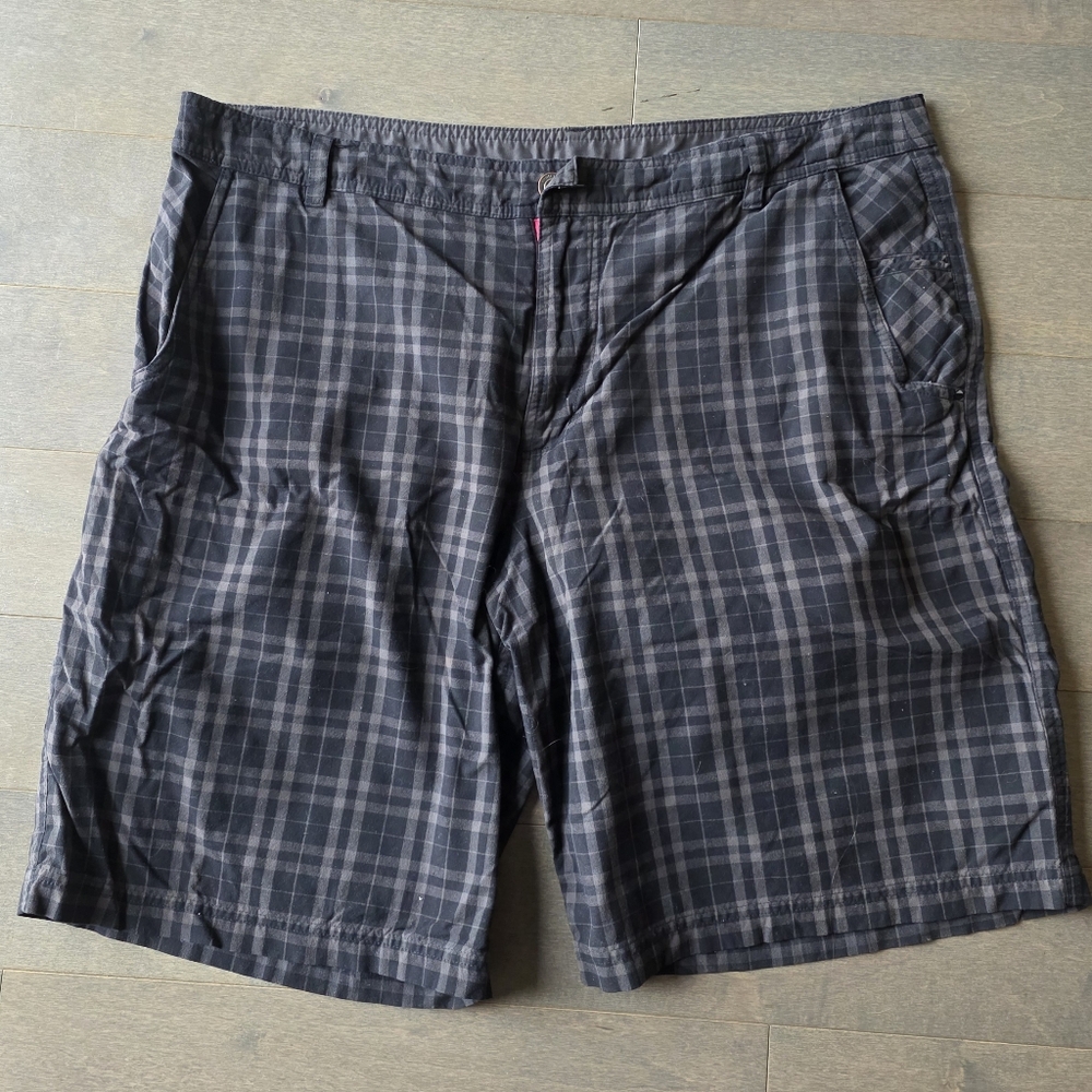 Lululemon Kahuna Golf Chino Shorts 10" Size 40